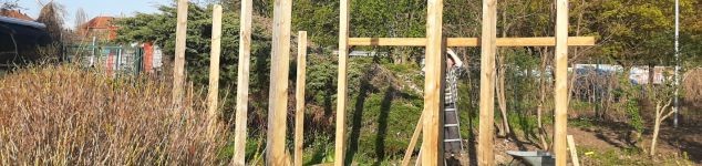 Jungen*hütte der Kinderwelt am Feld